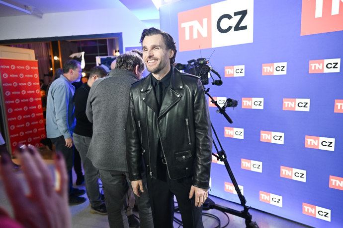 FOTO: Veselý Leoš Mareš. – stránka 74