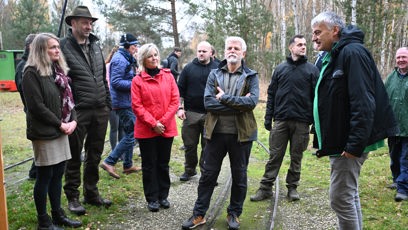 FOTO: Petr Pavel a Eva Pavlová v železničním depu.