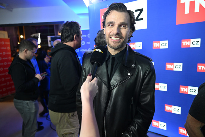 FOTO: Leoš Mareš při rozhovoru pro eXtra.cz. – stránka 73