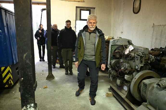 FOTO: Petr Pavel v železničním depu. – stránka 127