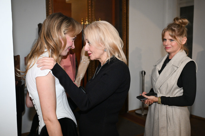 FOTO: Elizavetě pogratulovala i Veronika Žilková. – stránka 8