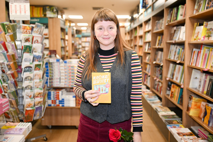 FOTO: Marie Doležalová ve společnosti. – stránka 10