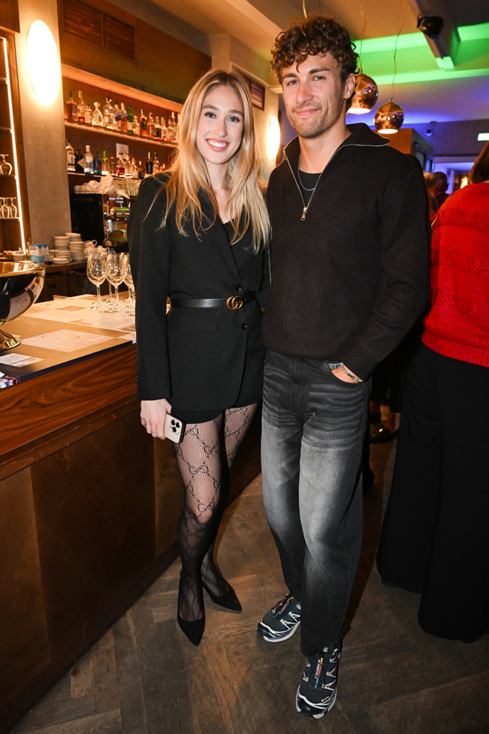 FOTO: Martin Mikuš se ukázal po boku Adély. Michelle na akci nepřišla. – stránka 4