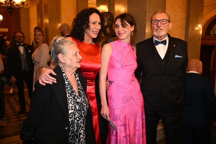 FOTO: Rodina Frejových na cenách Thálie. – stránka 1