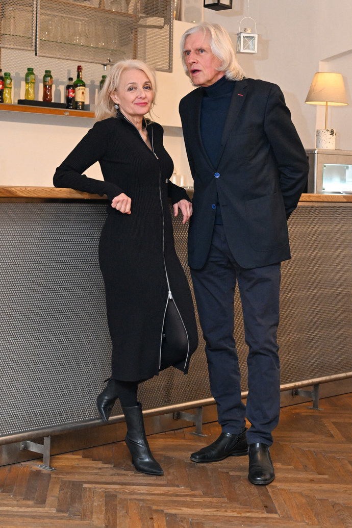 FOTO: Ivan Hubač se od Veroniky Žilkové nehnul ani na krok. – stránka 31