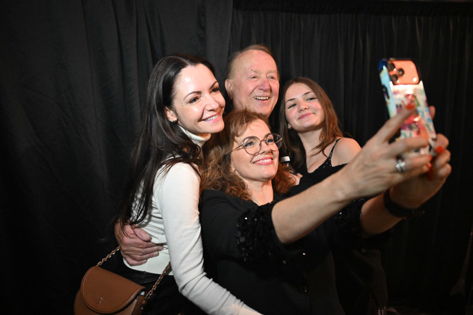 FOTO: Marta si s rodinou dělala selfie. – stránka 5