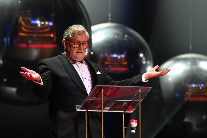 FOTO: Miroslav Hanuš moderoval letošní předávání cen Thálie. – stránka 73