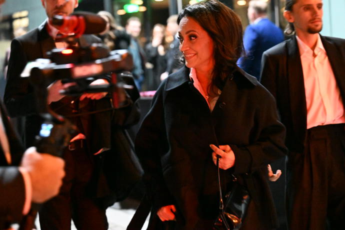 FOTO: Vzniká tajný dokument k blížícím se šedesátinám zpěvačky? – stránka 41