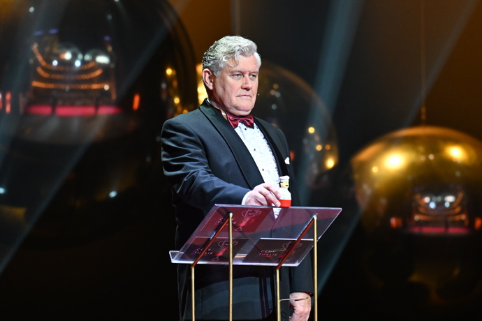 FOTO: Moderátor večera Miroslav Hanuš. – stránka 67