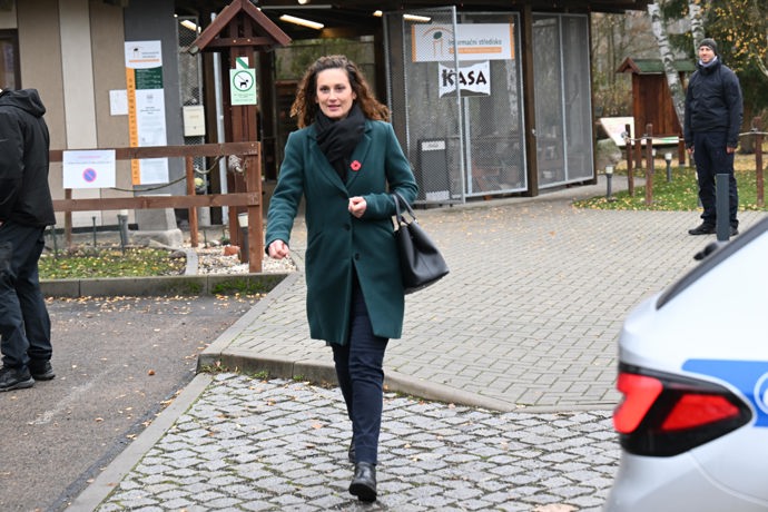 FOTO: Pavla Štěchová doprovází první dámu. – stránka 7