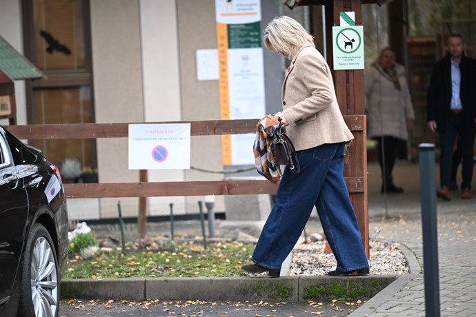 FOTO: Eva Pavlová vyměnila sportovní oblečení za elegantnější kousky. – stránka 123