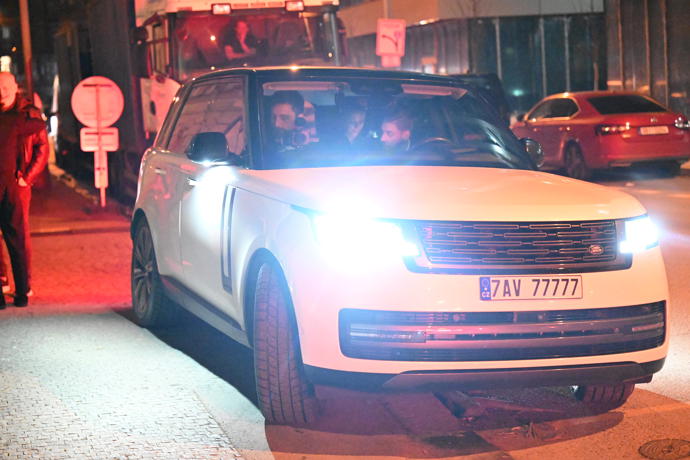 FOTO: Režisér Větrovský odváží Lucii Bílou a jejího syna. – stránka 6