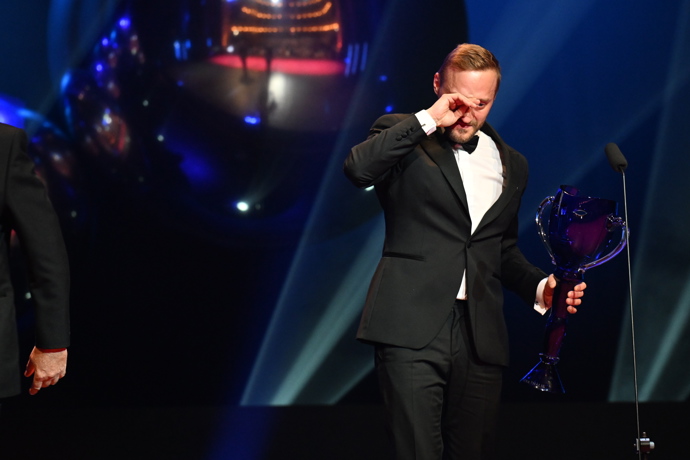FOTO: Petr Panzenberger neskrýval slzy. – stránka 61