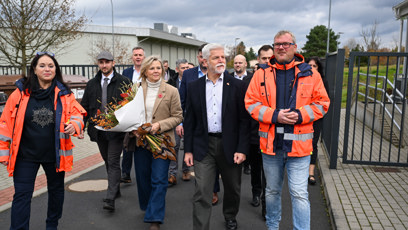 FOTO: Prezidentský pár na prohlídce karlovarského Světa záchranářů.