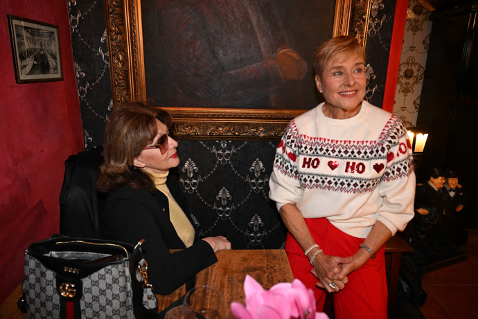 FOTO: Saskia Burešová na křtu Aleše Cibulky. – stránka 1