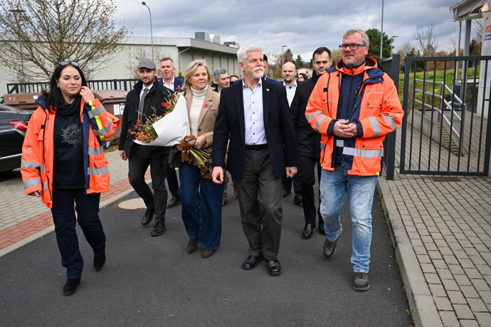 FOTO: Petr Pavel a Eva Pavlová vstupují do Světa záchranářů v Karlových Varech. – stránka 121