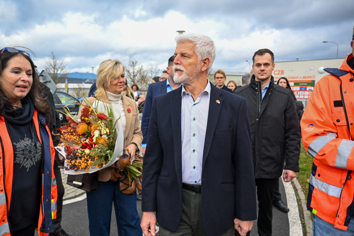 FOTO: Eva Pavlová dostala nádhernou kytici. – stránka 114