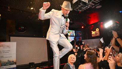 FOTO: Sámer Issa to rozjel na baru.