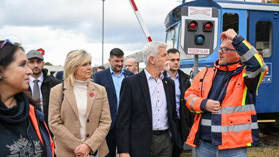 FOTO: Prezidentský pár na prohlídce karlovarského Světa záchranářů.