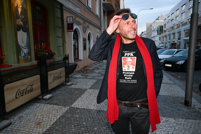 FOTO: Jan Tuna dorazil na křest Cibulkova kalendáře. – stránka 7