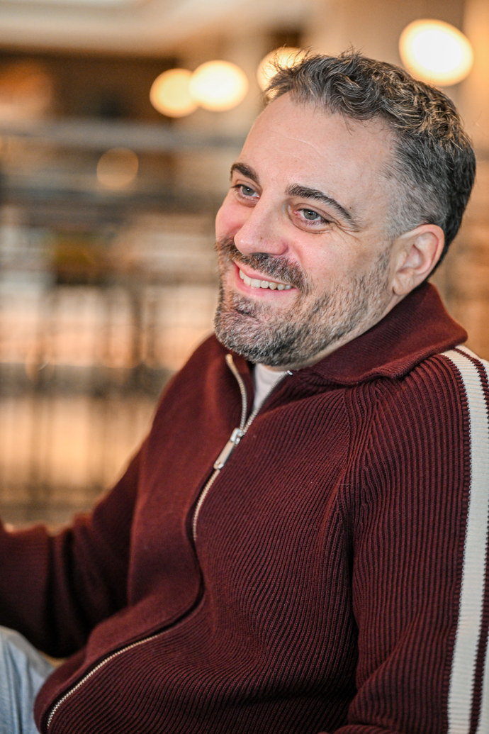 FOTO: Britský spisovatel Robert Bryndza představil v Praze svou novou knihu. – stránka 3