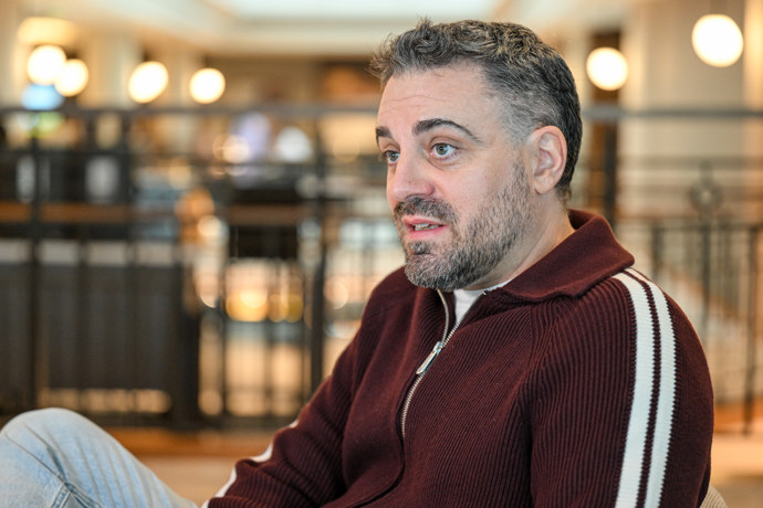 FOTO: Britský spisovatel Robert Bryndza představil v Praze svou novou knihu. – stránka 2