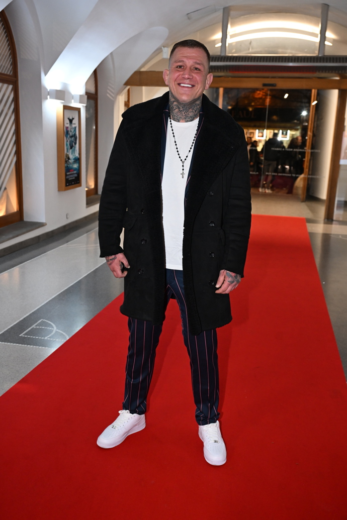 FOTO: Václav Mikulášek na premiéře. – stránka 13
