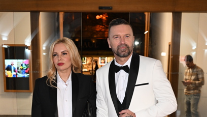 FOTO: Kateřina Kristelová s Tomášem Řepkou v elegantním černém outfitu.