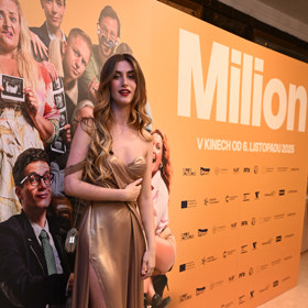 Justýna Drábková na premiéře filmu svého nevlastního otce.