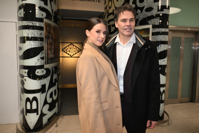 FOTO: Jaromír Jágr s Dominikou Branišovou na premiéře filmu. – stránka 21