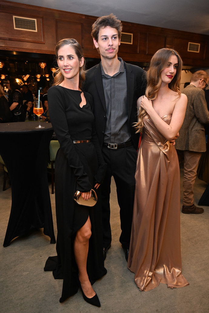 FOTO: Přítel Justýny má kolem sebe samé krásné ženy. – stránka 60