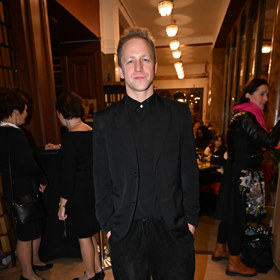 Tomáš Klus peníze neřeší.