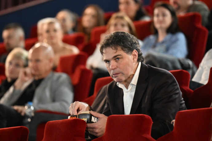 FOTO: Jaromír Jágr se nesnaží skrývat svou vášeň pro pochutiny. – stránka 12