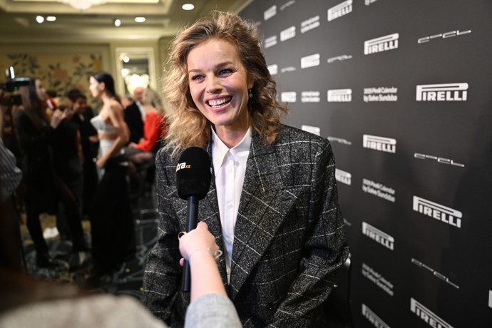 FOTO: Krásná Eva Herzigová během rozhovoru pro eXtra.cz. – stránka 18