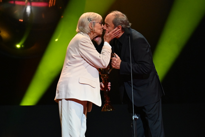 FOTO: Nechyběl polibek. – stránka 6