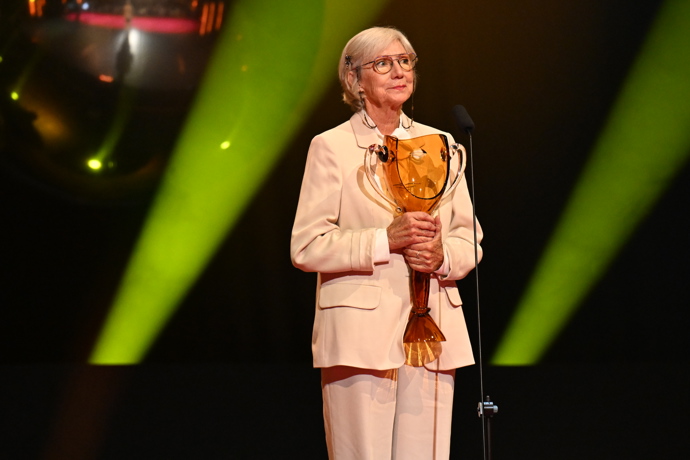 FOTO: Za celoživotní mistrovství v činohře byla oceněna Dana Syslová. – stránka 18