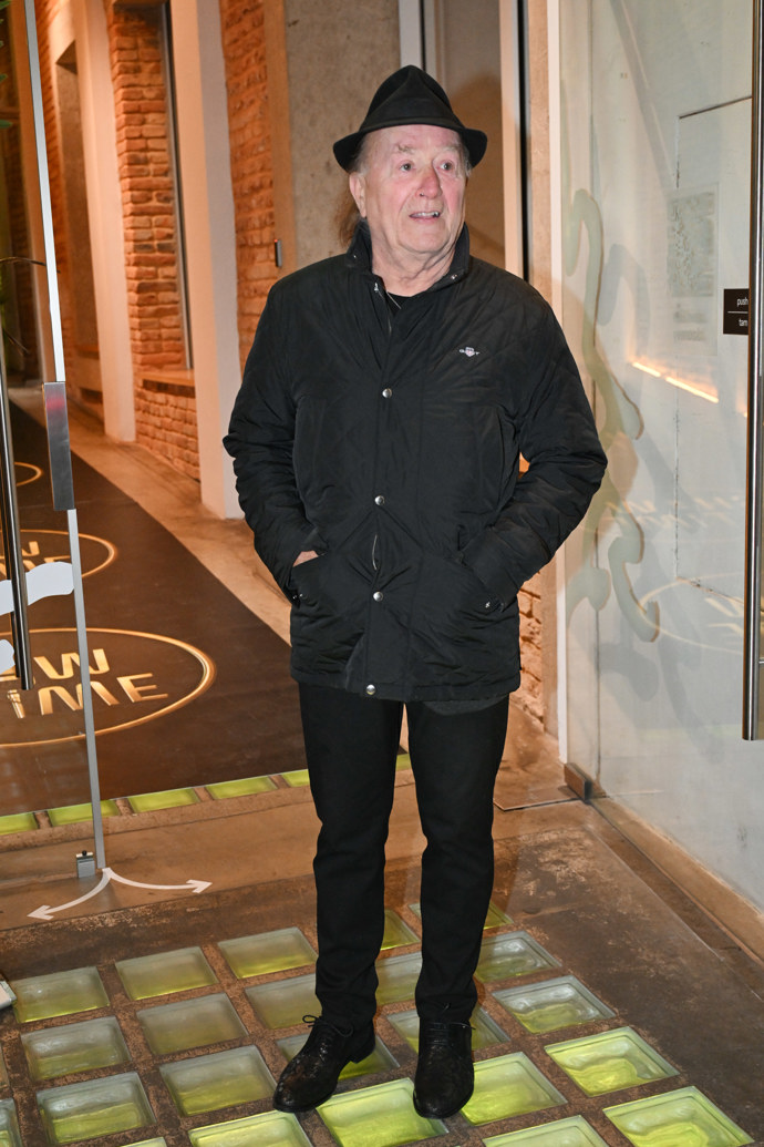 FOTO: Petr Janda přišel v černé. – stránka 41