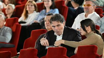 FOTO: Dominika se usmívá, Jágr se cpe