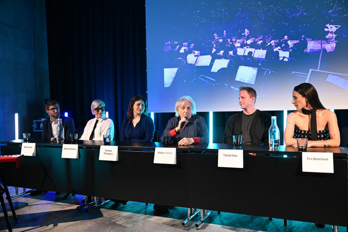 FOTO: Václav Neckář na tiskové konferenci. – stránka 3