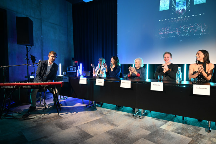 FOTO: Václav Neckář vystoupí na vánočním koncertu s názvem Vánoce v O2 areně. – stránka 2