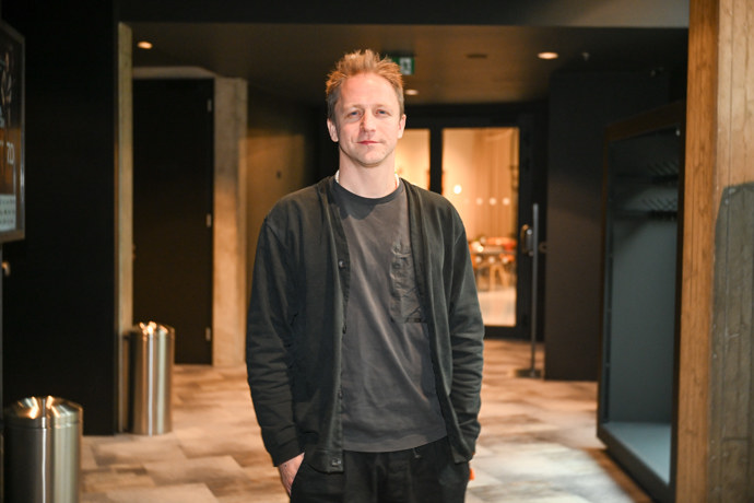 FOTO: Zpěvák Tomáš Klus. – stránka 6