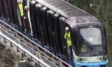 Ohořelá lanovka po požárku v Kaprunu.