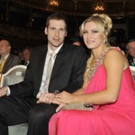 Srpen přinesl velmi nečekané rozvodové oznámení. Postaral se o něj fotbalový brankář Petr Čech, když na Instagramu přiznal, že se rozešel se svou studentskou láskou Martinou.