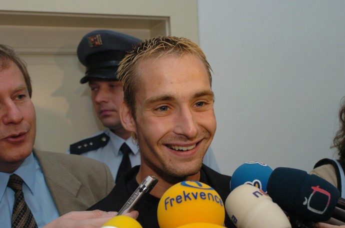 FOTO: Lukáš Kohout před soudem. – stránka 6