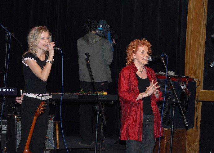 FOTO: Vlasta Parkanová se dříve věnovala také zpěvu. – stránka 2