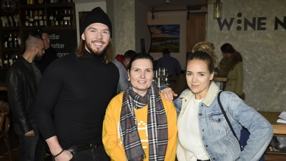 FOTO: Spisovatelka Libka Safr po boku Lucie Vondráčkové a Matyáše Hložka.