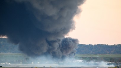 FOTO: Následky letecké nehody na letišti ve městě Louisville v americkém státě Kentucky.