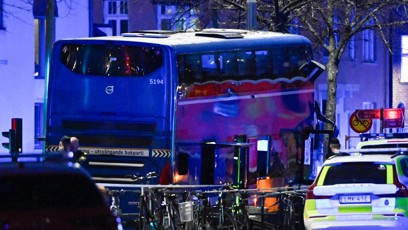 FOTO: Autobus usmrtil na zastávce několik lidí.