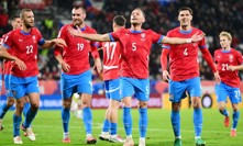 Hráči nepřišli po zápase poděkovat fanoušků,, kteří přijeli až do Gibraltaru.