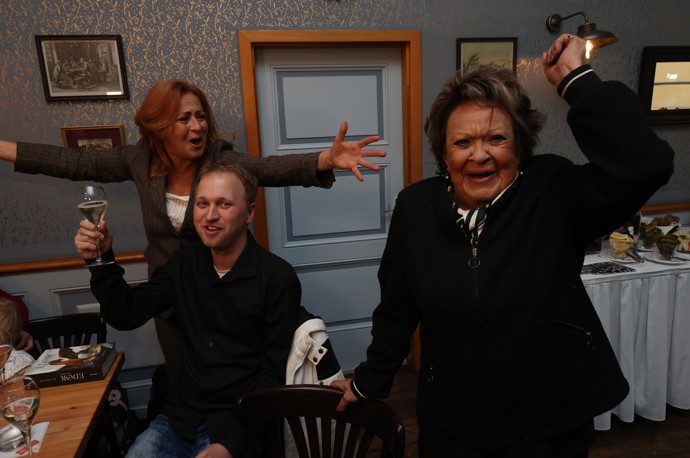 FOTO: Jiřina Bohdalová měla skvělou náladu. – stránka 3